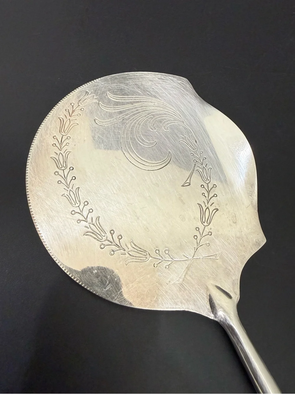 Vintage Italy Silver-plated Engraved Laurel Wreath Tomato Pastry Cake Server